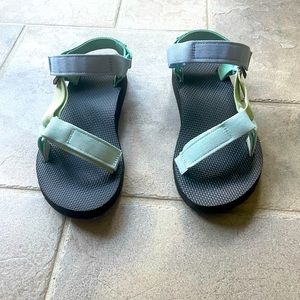 Tevas womens original universal sandals